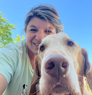 Sarah T. | Golden Retriever mom